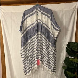 NWT Isaac Mizrahi Lightweight Poncho/Cover Up